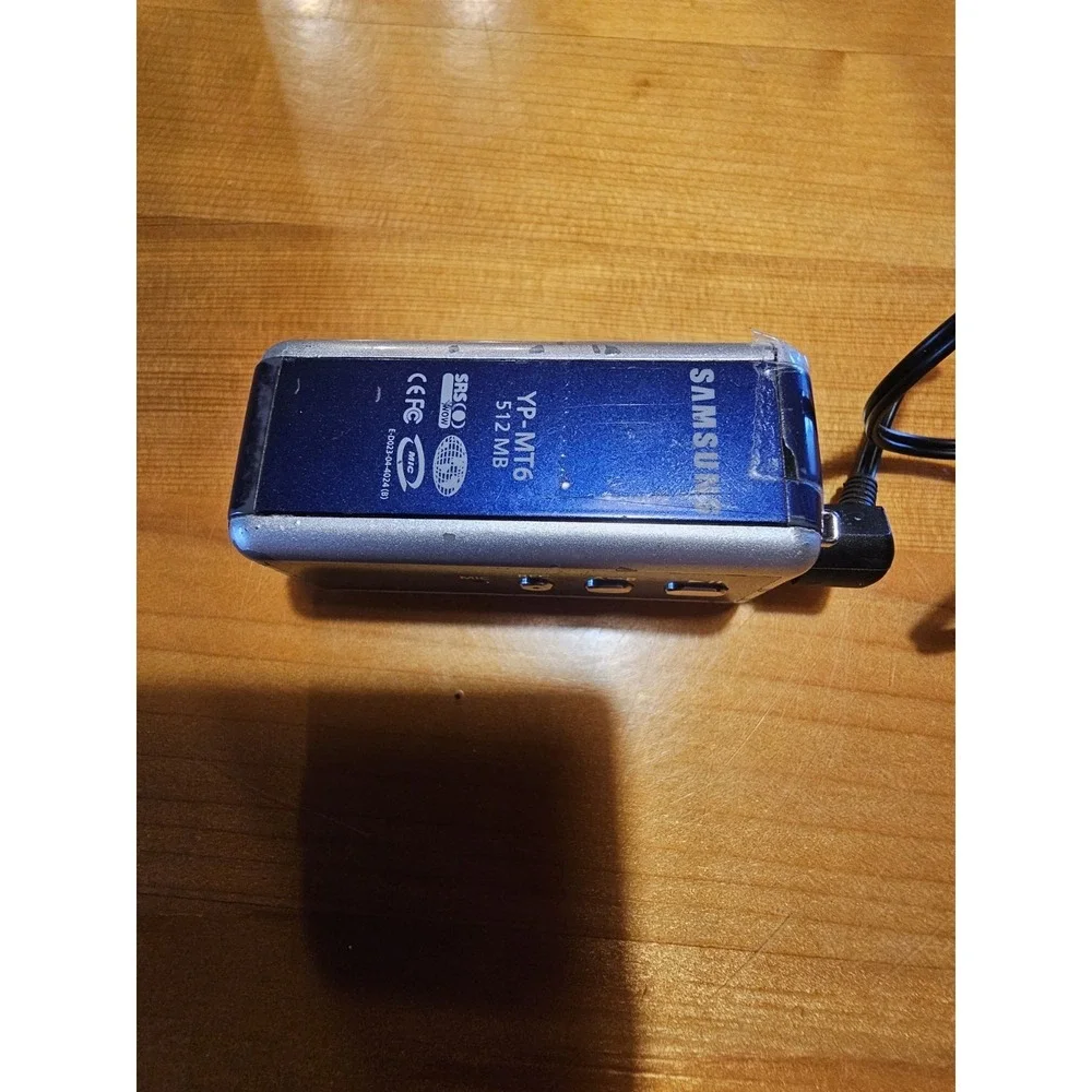 Samsyng Yepp YP-T5  Portable 512MB  MP3 Player Vintage
